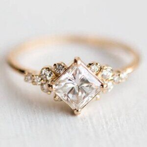 NEW 18K YELLOW GOLD RING DIAMOND RING PRINCESS RING